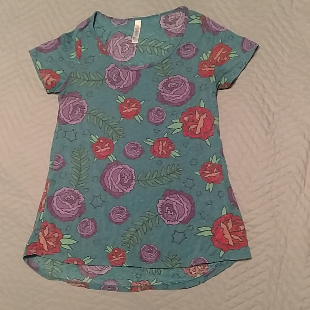 LulaRoe Classic T Small